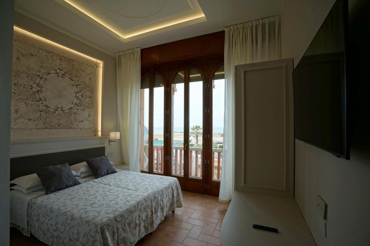 Hotel Villa Fulgida カットーリカ エクステリア 写真