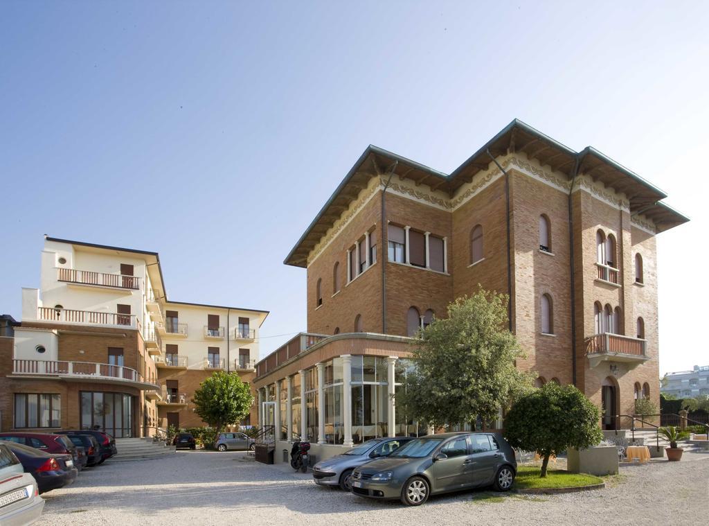 Hotel Villa Fulgida カットーリカ エクステリア 写真